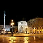 Piazza Argento לצ'ה
