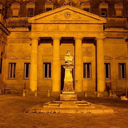 Piazza Argento 4*