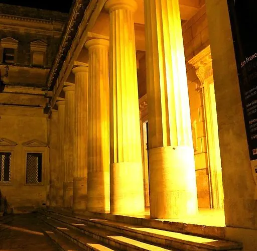 Piazza Argento לינה וארוחת בוקר