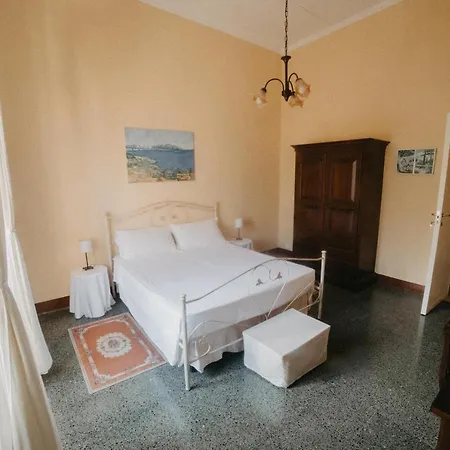 Piazza Argento 4*